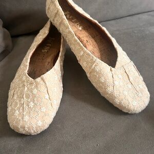 Korks ballet Women's Shoes beige eyelet sz 8
